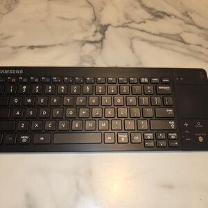Samsung Wireless Keyboard with Black Finish